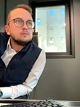 thehornyguy97 online show from April 30, 5:47 am