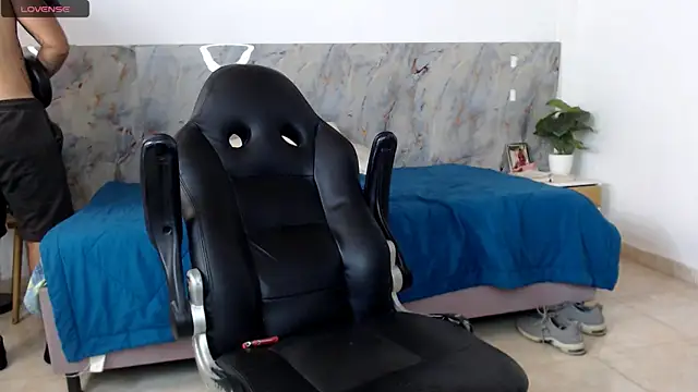 hanz col online show from March 11, 12:06 am