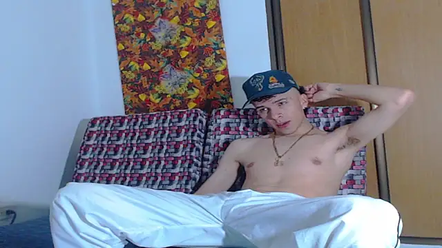 Keeny16 online show from December 17, 4:45 am