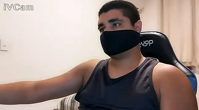 Snapshot of LeoPutaria chatting on January 4, 11:48 pm LeoPutaria online show from January 4, 11:48 pm