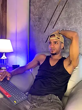 Snapshot of AaronCruz_ chatting on September 17, 1:12 pm AaronCruz  online show from September 17, 1:12 pm