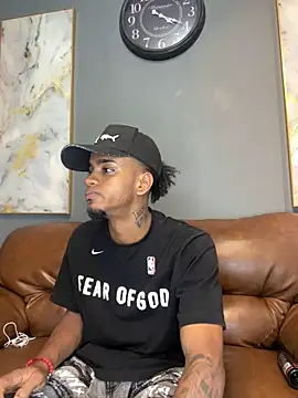 Snapshot of AaronCruz_ chatting on January 24, 7:07 pm AaronCruz  online show from January 24, 7:07 pm