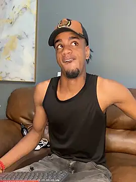 Snapshot of AaronCruz_ chatting on January 18, 7:48 pm AaronCruz  online show from January 18, 7:48 pm