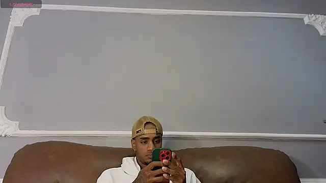 Snapshot of AaronCruz_ chatting on September 16, 1:01 pm AaronCruz  online show from September 16, 1:01 pm