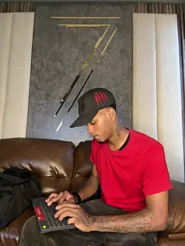 Snapshot of AaronCruz_ chatting on March 19, 7:27 pm AaronCruz  online show from March 19, 7:27 pm