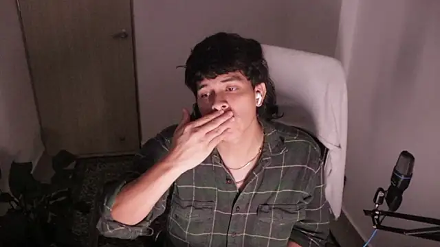 Tony Hoffa online show from February 8, 11:53 pm