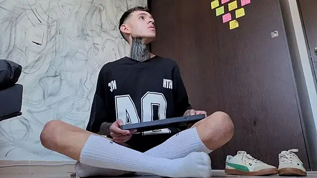 Saturno v online show from February 13, 1:05 pm