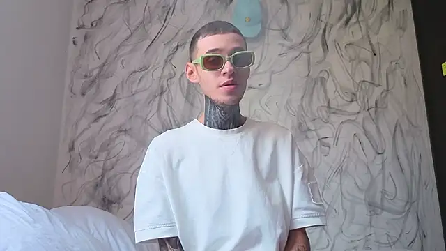 Saturno v online show from November 30, 1:35 pm