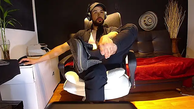 alessandro wye online show from October 3, 10:09 am