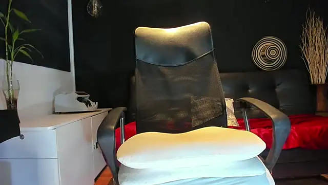 alessandro wye online show from October 11, 6:50 am