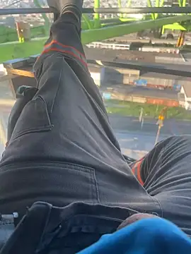 zilzop online show from April 8, 3:32 pm