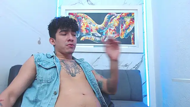 targuerian22 online show from December 13, 10:27 pm