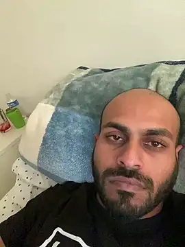 islandvybee55 online show from December 15, 10:04 pm