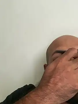 islandvybee55 online show from February 16, 8:00 pm