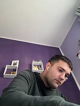 Snapshot of ErPumas126 chatting on December 12, 10:34 am ErPumas126 online show from December 12, 10:34 am