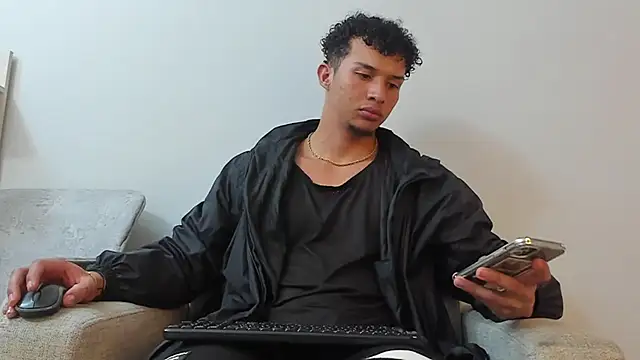 Dominick star online show from March 18, 3:12 am