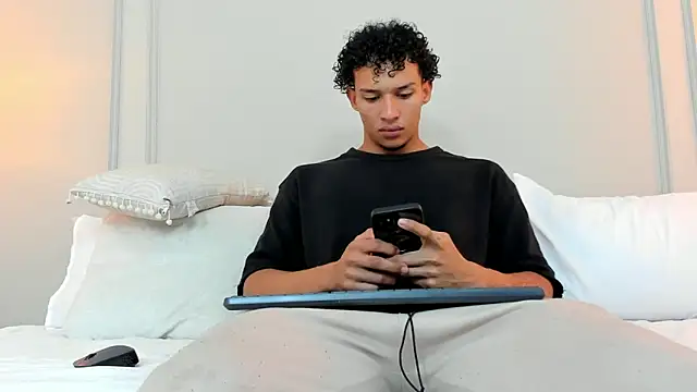 Dominick star online show from December 17, 3:17 am