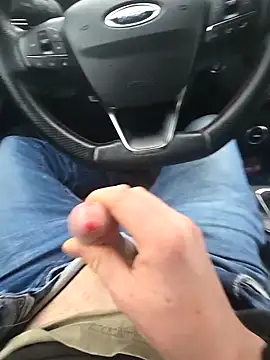 Titanhoott online show from December 9, 8:22 am