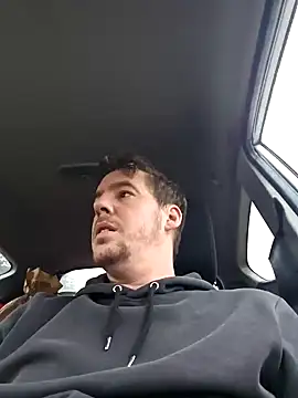 Titanhoott online show from December 31, 8:37 am