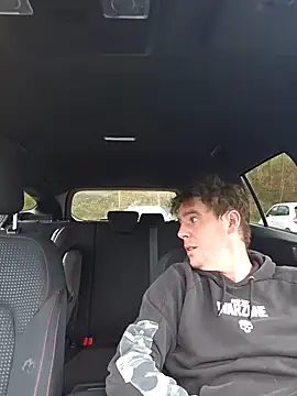 Titanhoott online show from January 8, 9:32 am