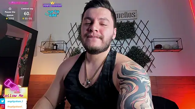 Snapshot of Angelgraham_1 chatting on October 1, 4:00 pm Angelgraham 1 online show from October 1, 4:00 pm