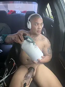 Snapshot of EatMyCake831 chatting on February 16, 8:11 pm EatMyCake831 online show from February 16, 8:11 pm