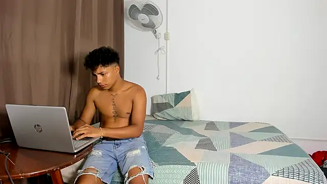 jonmaykolrose online show from December 30, 10:45 pm