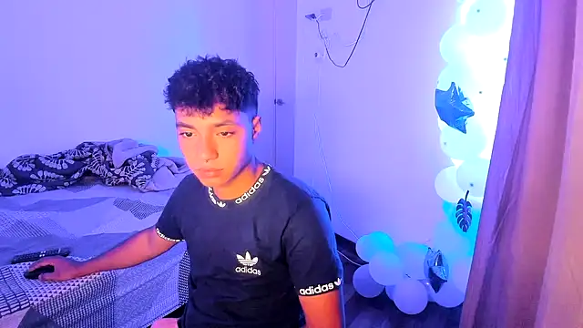 jonmaykolrose online show from February 1, 11:16 pm