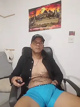 latinmartin73 online show from November 17, 10:13 pm