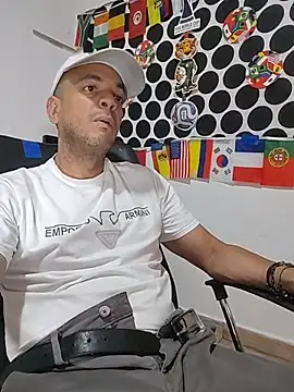 latinmartin73 online show from June 27, 7:41 pm