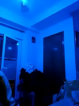 jovenestraviesos online show from March 15, 10:33 pm