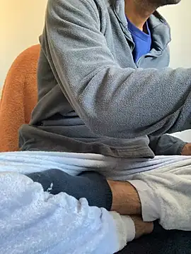 Lucascacaca online show from March 27, 9:43 am