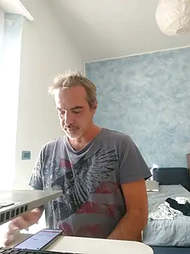 Snapshot of Marcolino183 chatting on October 2, 7:56 am Marcolino183 online show from October 2, 7:56 am