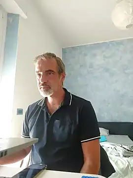 Snapshot of Marcolino183 chatting on September 30, 9:24 am Marcolino183 online show from September 30, 9:24 am