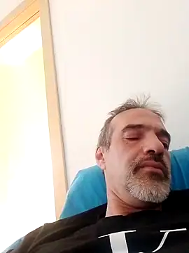 Snapshot of Marcolino183 chatting on December 18, 11:45 am Marcolino183 online show from December 18, 11:45 am