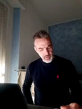 Snapshot of Marcolino183 chatting on February 4, 3:57 pm Marcolino183 online show from February 4, 3:57 pm