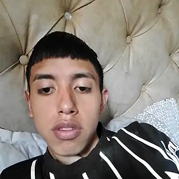 Snapshot of danuel23 chatting on October 22, 6:54 pm danuel23 online show from October 22, 6:54 pm