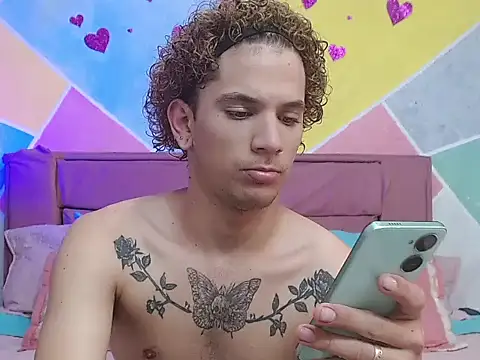 tylor boy online show from September 11, 4:44 am