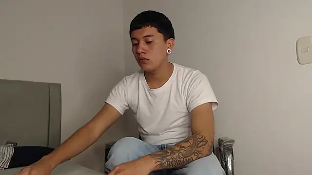 alex-lover online show from April 9, 3:37 am