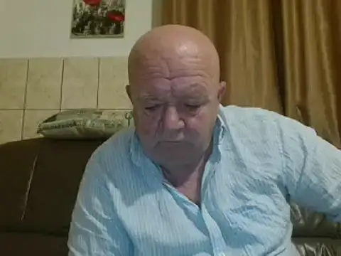 Snapshot of fullballs6 chatting on February 24, 3:02 am fullballs6 online show from February 24, 3:02 am