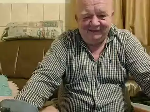 Snapshot of fullballs6 chatting on March 5, 3:08 am fullballs6 online show from March 5, 3:08 am