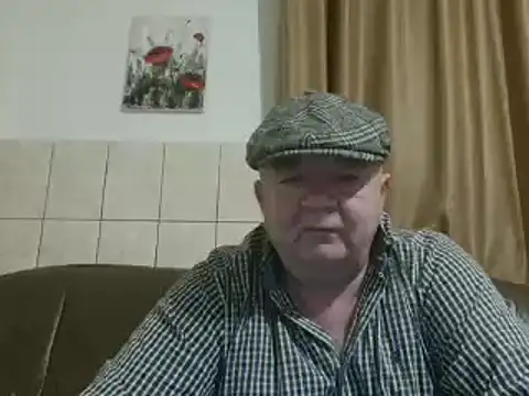 Snapshot of fullballs6 chatting on January 26, 1:31 am fullballs6 online show from January 26, 1:31 am