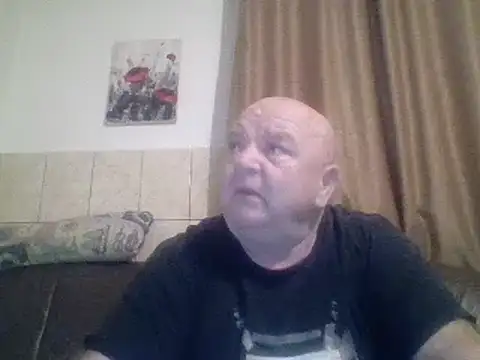 Snapshot of fullballs6 chatting on February 18, 3:21 am fullballs6 online show from February 18, 3:21 am