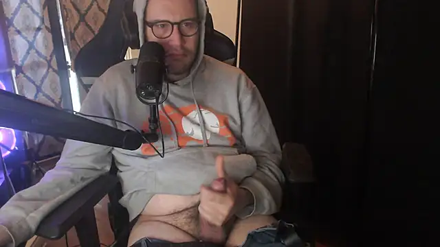 chicostick413 online show from March 20, 2:32 pm