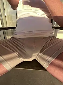 w12er online show from April 9, 4:46 pm