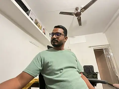 real meet girl finding in online show from December 13, 10:41 am