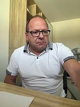 coupleLatinaLovers online show from July 30, 10:58 am