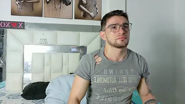 Snapshot of Sexy_Alejandro_ chatting on December 10, 12:16 pm Sexy Alejandro  online show from December 10, 12:16 pm