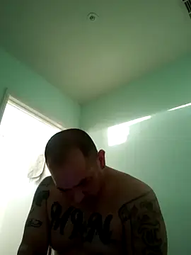 Snapshot of NewKing100 chatting on February 24, 1:24 am NewKing100 online show from February 24, 1:24 am