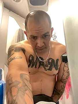 Snapshot of NewKing100 chatting on October 21, 11:13 am NewKing100 online show from October 21, 11:13 am